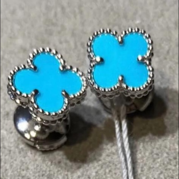 Van Cleef and Arpels Earrings - Picture 1 of 6